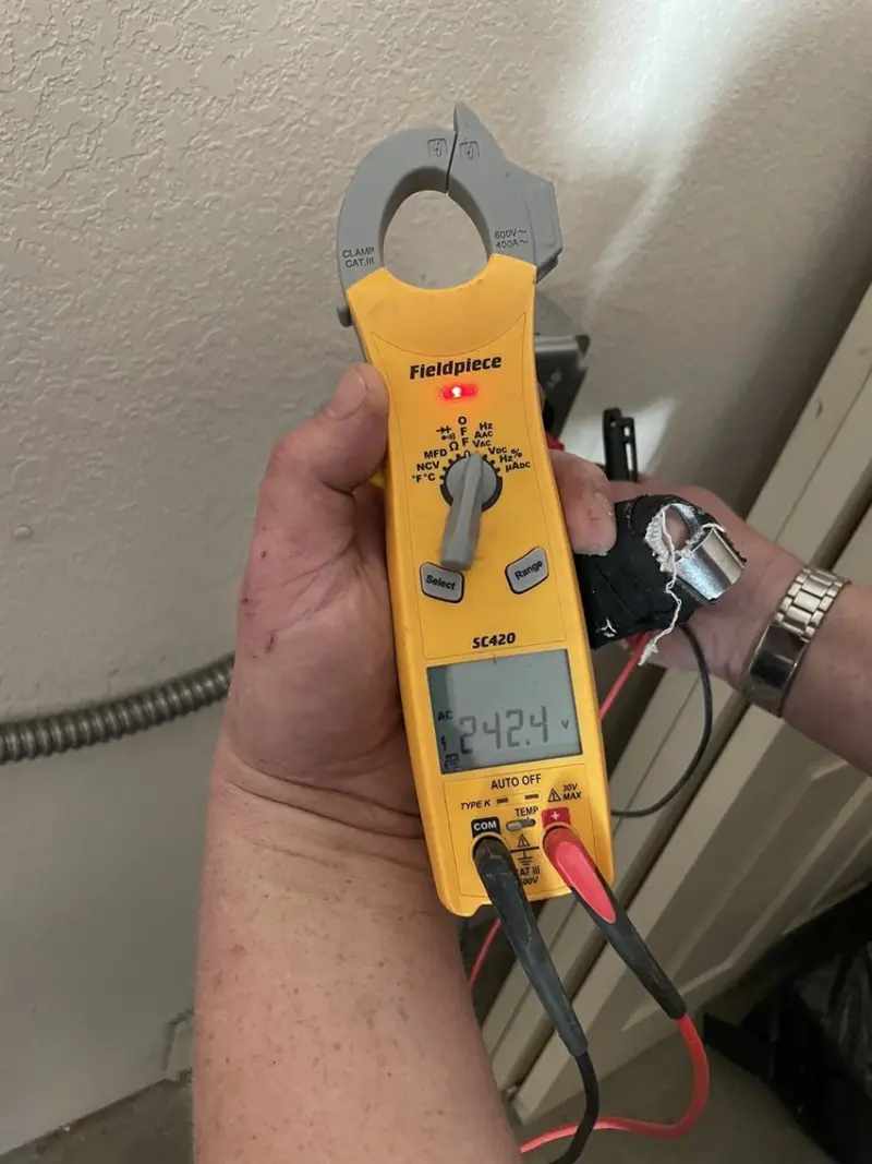 Voltage testing with clamp meter during Generator Installation in Valley